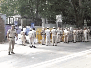 DU छात्रसंघ चुनाव काउंटिंग, प्रेसिडेंट पद पर NSUI आगे:सेक्रेटरी पद पर ABVP की रिया, वाइस प्रेसिडेंट और जॉइंट सेक्रेटरी पर निर्दलीय उम्मीदवार को बढ़त