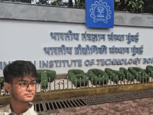 IIT बॉम्बे में स्टूडेंट ने आत्महत्या की, कैंपस में प्रदर्शन:एग्जाम में ChatGPT से नकल करते पकड़ाया था; 7 महीने में सुसाइड का तीसरा मामला