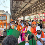 अयोध्या धाम के लिए रवाना हुई आस्था की विशेष ट्रेन: बिलासपुर संभाग के 850 श्रद्धालु हुए तीर्थ यात्रा के लिए विदा
